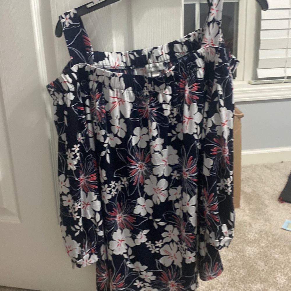 Womens plus 22/24 off shoulder blouse